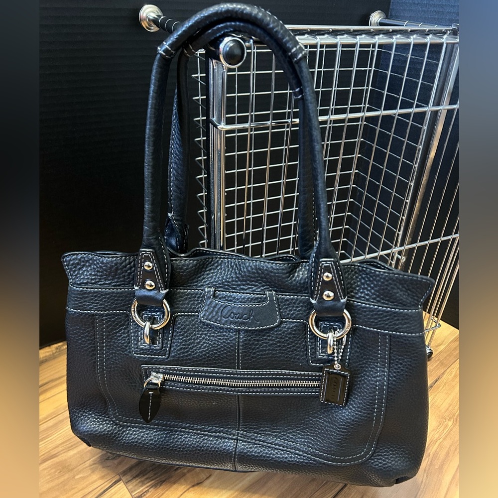 COACH Black Pebbled Leather Purse Penelope
Classic Medium Bag